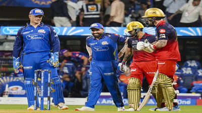 Virat Kohli-Rohit Sharma moment wins hearts: Viral Wankhede clip steals the show — Watch | Cricket News