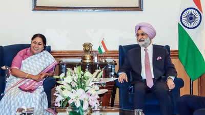 CM Gupta, LG Sandhu attend GGSIPU convocation; 26,649 degrees conferred | India News