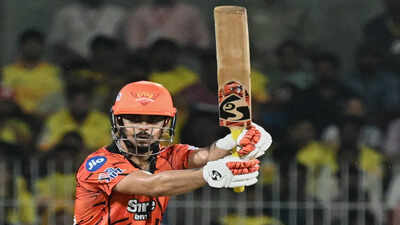 Ishan Kishan shines as SRH qualify for playoffs after beating CSK by five wickets