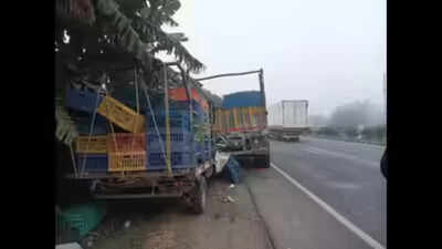 Truck on wrong side leads to 13 deaths in Maha