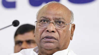 Who will replace DK Shivakumar as state president? Kharge says Congress looking for right leader | India News