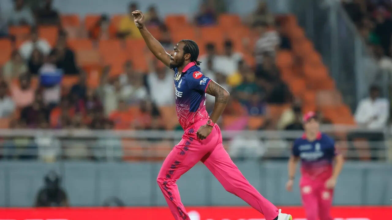 SRH vs RR Live Score, IPL 2026 Eliminator: Jofra Archer rocks Hyderabad chase with fiery new-ball spell
