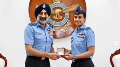 Squadron leader Saanya becomes 1st woman officer to earn top flying instructor rating | India News