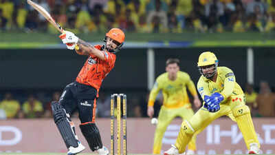 With 7 matches to go, SRH and GT qualify; final spot up for grabs — odds for each team explained