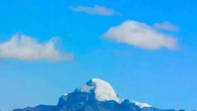 MEA Issues Travel Advisory for Kailash Mansarovar Pilgrims Amid 52 Indians Stranded in Nepal | India News
