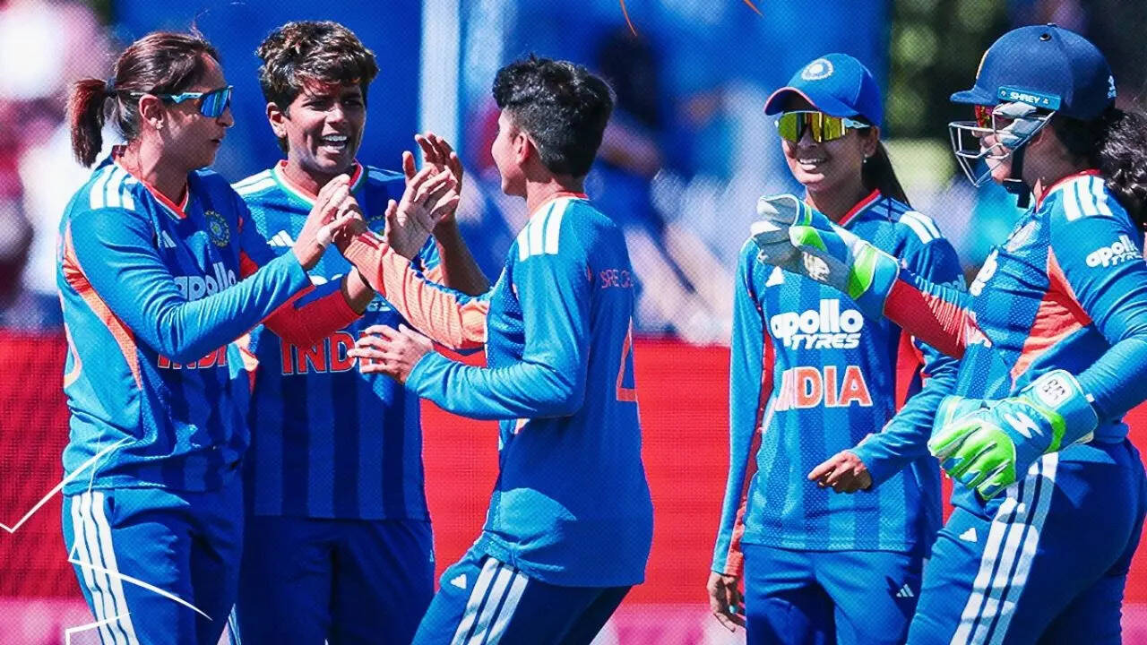 India Women 8/0 in 0.4 Overs | India Women vs England Women Live Score, 3rd T20I