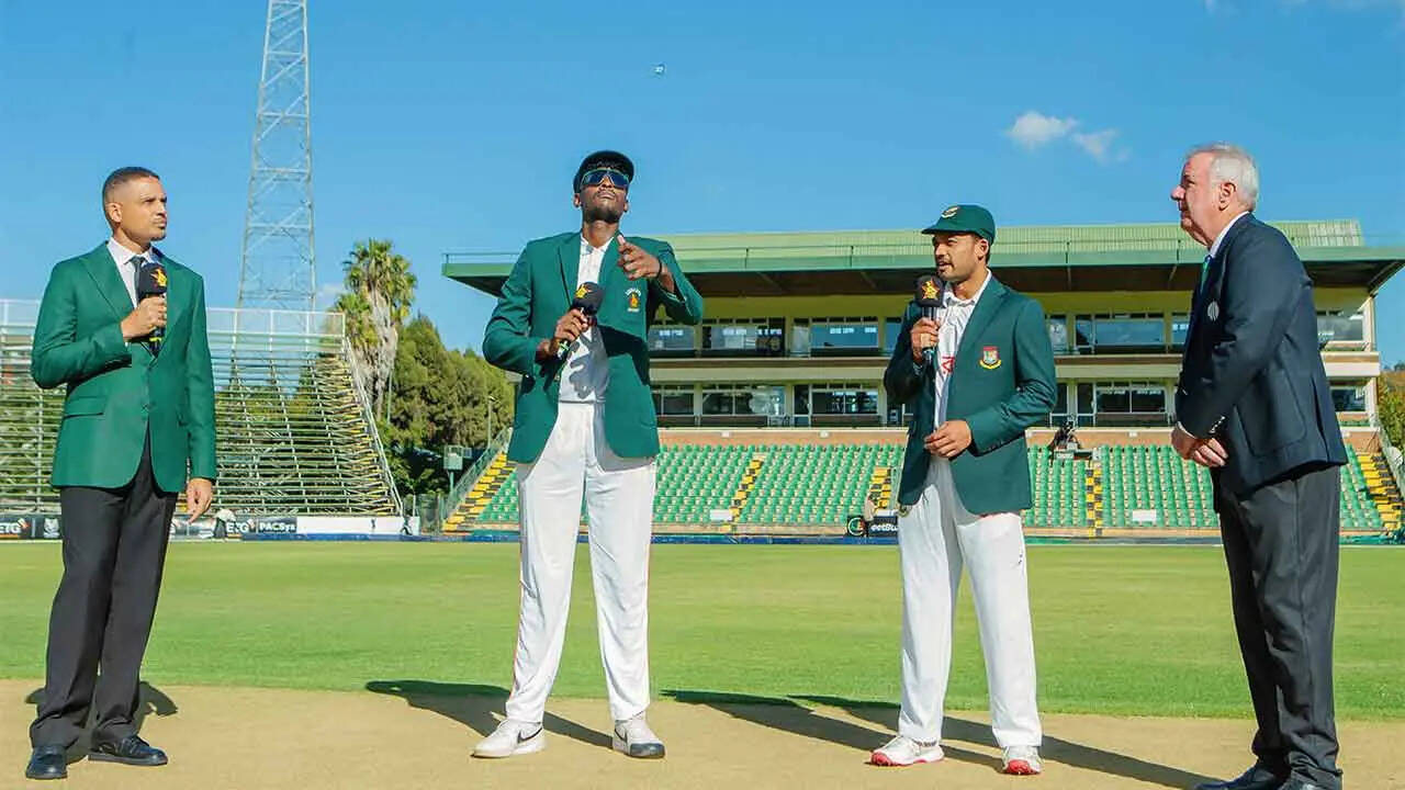 Bangladesh 18/1 in 8.1 Overs