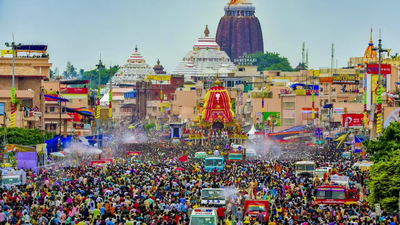 Puri Rath Yatra: One killed, over 100 devotees faint amid stampede-like situation | India News