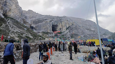 12k pilgrims visit Amarnath; 3rd batch of 4.8k leave for ice Shivling darshan | India News