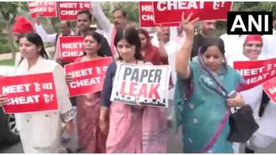 ‘Neet hai ya cheat hai?’ Dimple Yadav joins CJP’s ‘Sansad Chalo’ protest at Jantar Mantar | India News