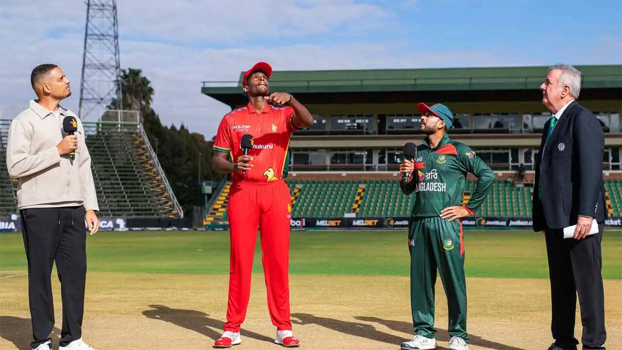 Zimbabwe 99/8 in 26.1 Overs