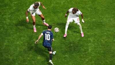 How Lionel Messi’s Argentina punished England’s retreat to turn FIFA World Cup semifinal on its head in 10 minutes | Football News