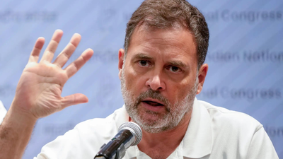 Supreme Court quashes Lucknow Court order summoning Rahul Gandhi