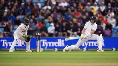195-run lead! Joe Root’s England leave Pakistan on the ropes at Headingley after day 2 | Cricket News