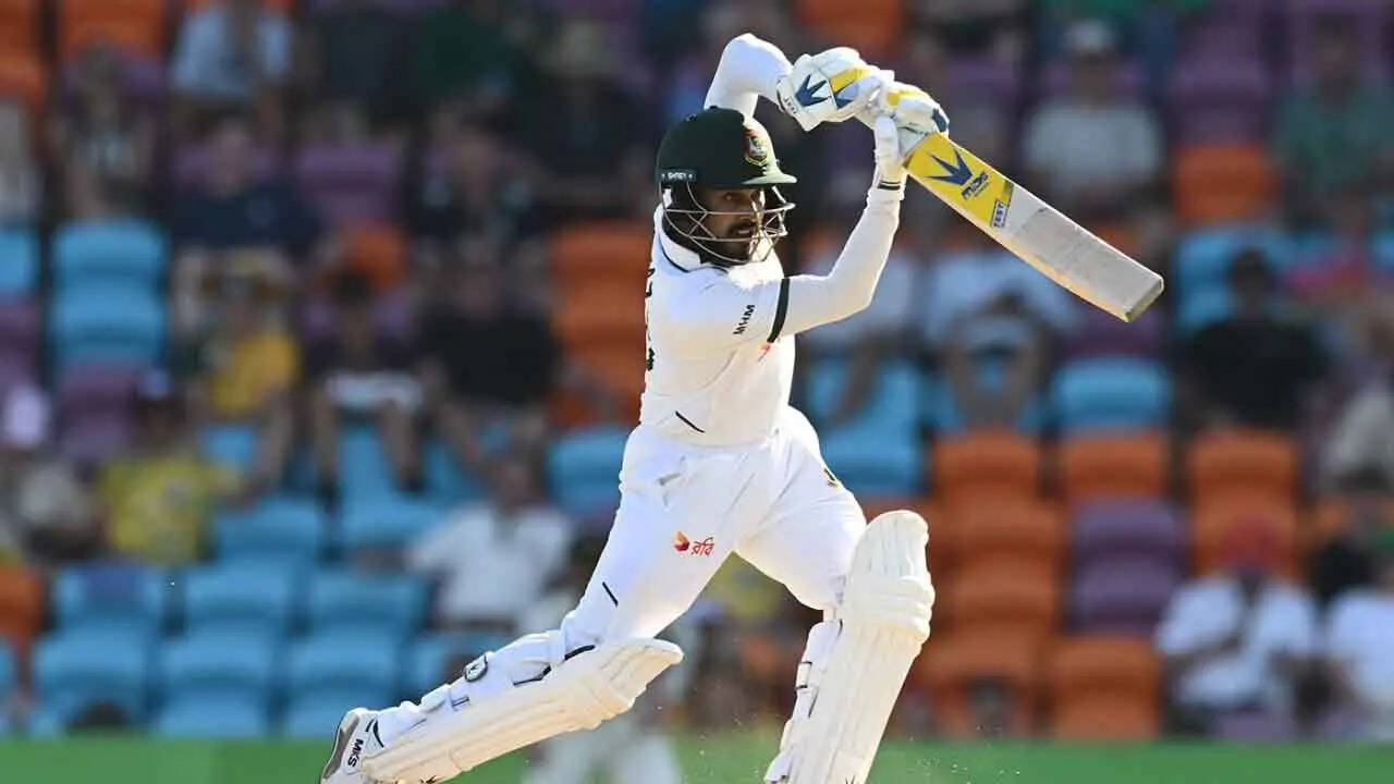 Bangladesh 380/8 in 122.2 Overs