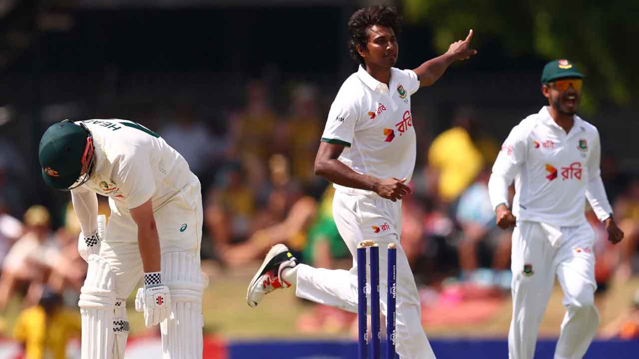 Australia 218/7 in 77.5 Overs